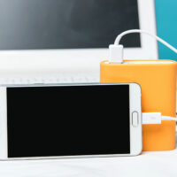 8 common mistakes to avoid when charging phones